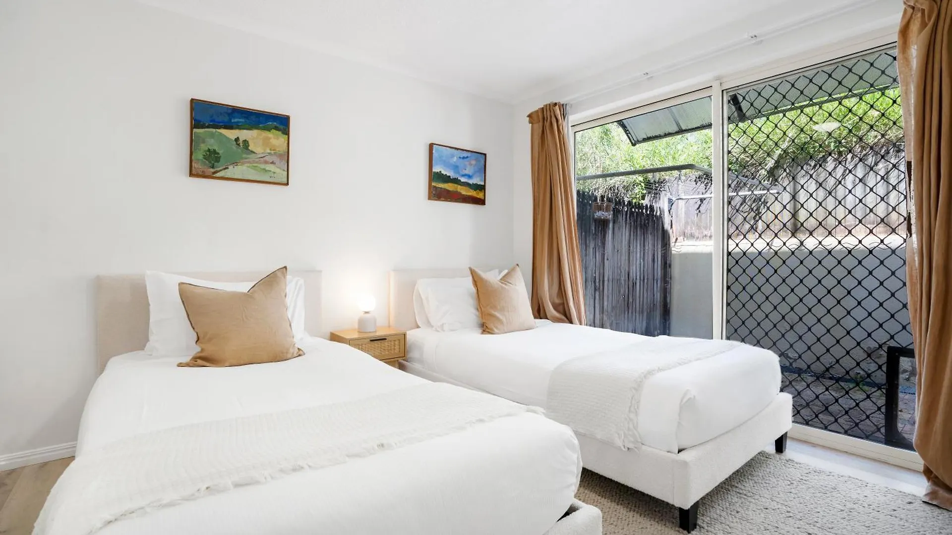 Highwater Haven - Ocean View Apartment. 300M To Beach. Pet Friendly Alexandra Headland Australia