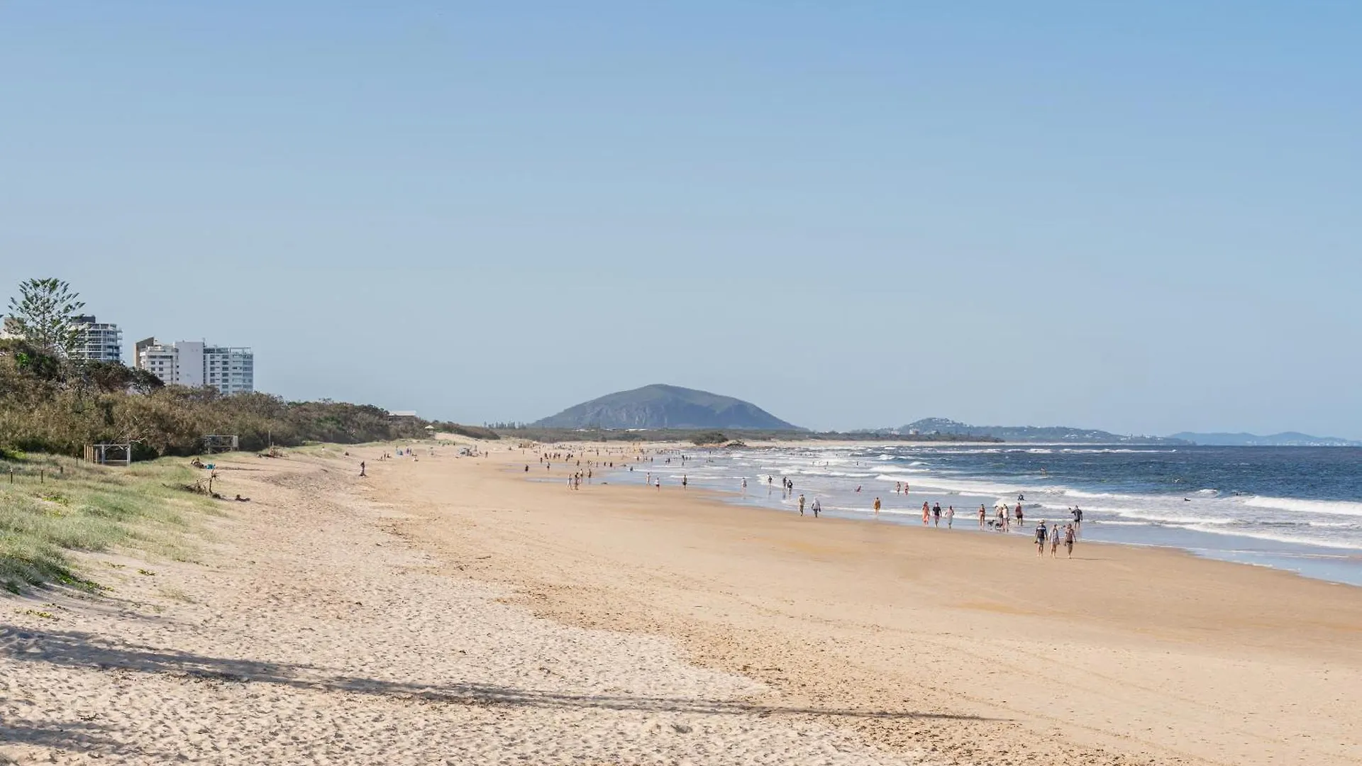 Highwater Haven - Ocean View Apartment. 300M To Beach. Pet Friendly Alexandra Headland Apartment