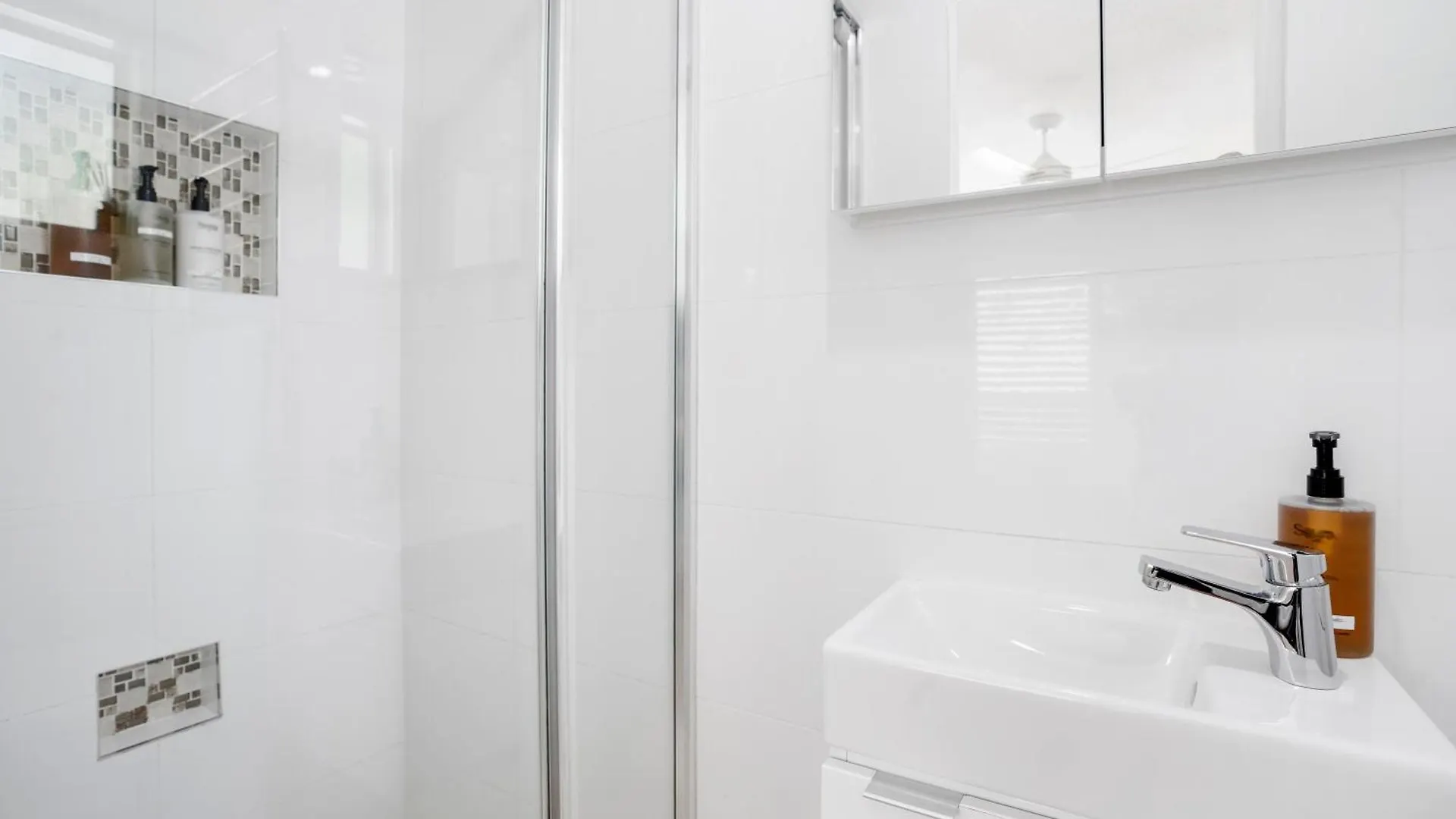 Apartment Highwater Haven - Ocean View Apartment. 300M To Beach. Pet Friendly Alexandra Headland
